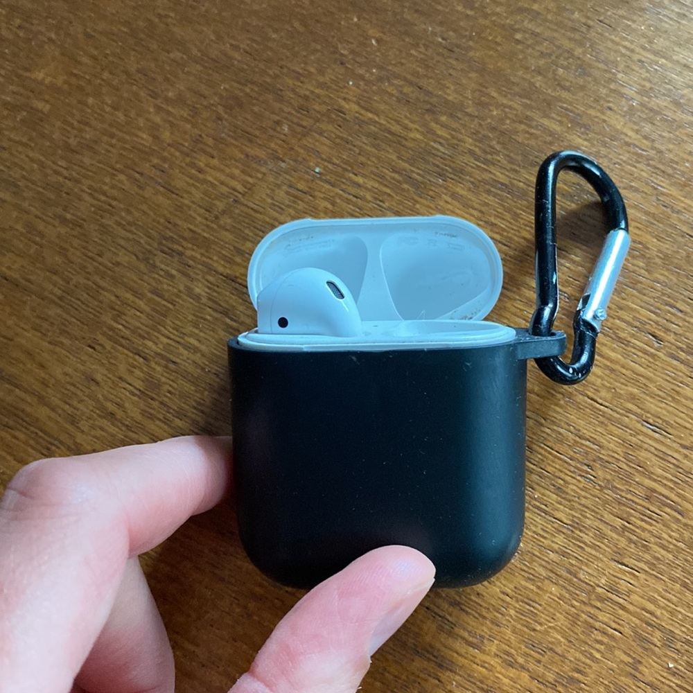 Left Airpod With Charging Case (1st Gen)